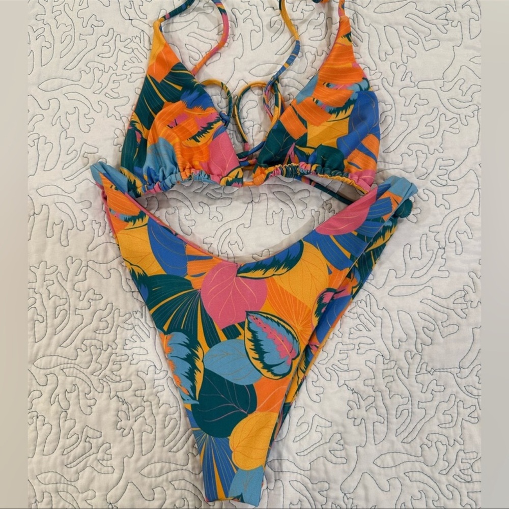 Skatie bikini set- Suzanne bottoms Ella top size M in banzai print